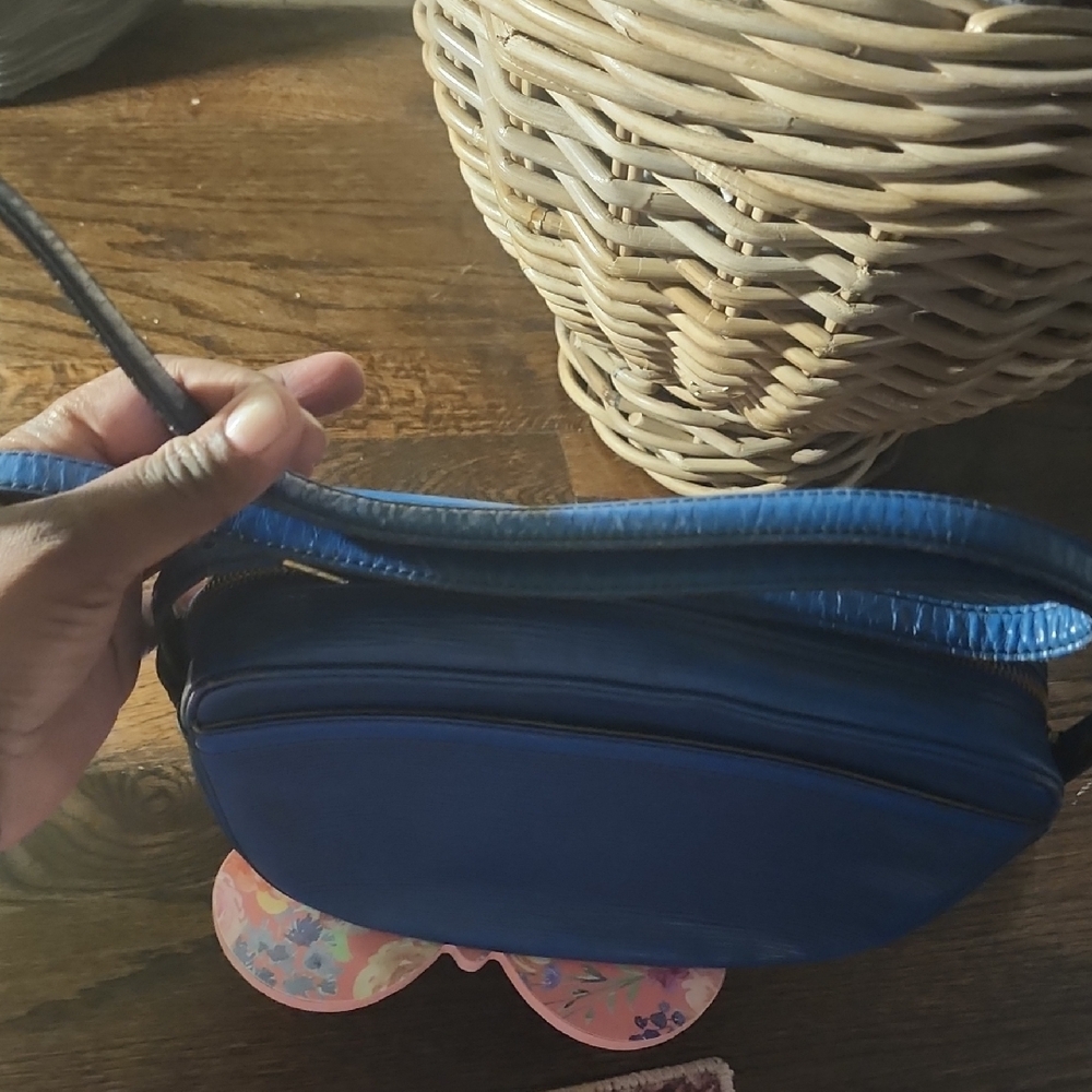 Louis Vuitton Royal Blue Shoulder Bag - Picture 7 of 16